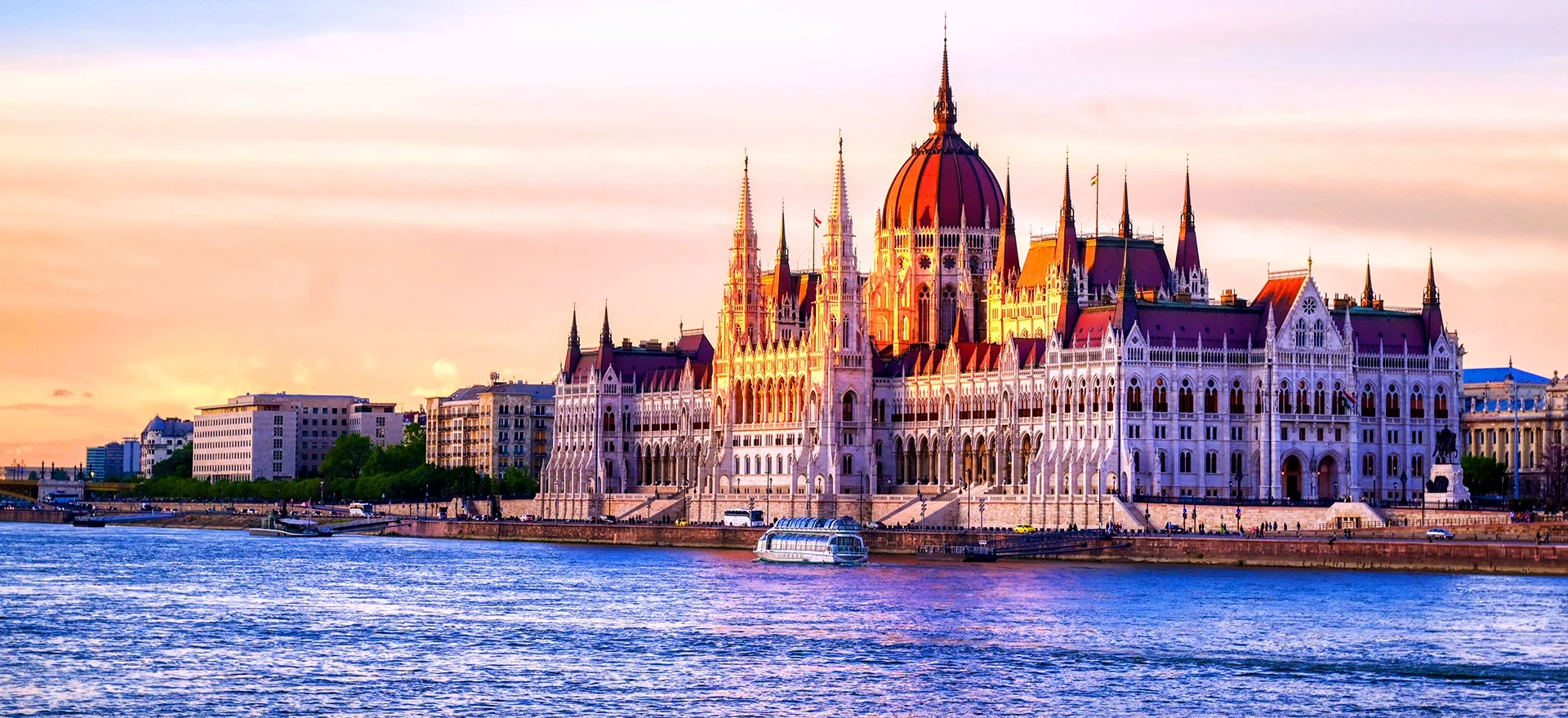 USE_The-Hungarian-Parliament-Building-located-on-the-Danube-River-in-Budapest_Credit_Alamy_2AGHJXK
